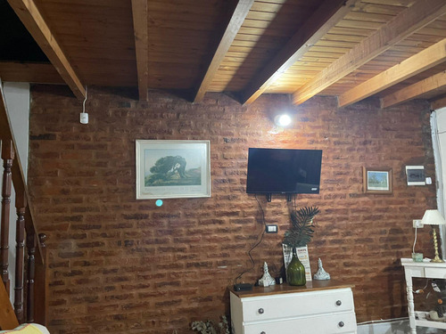 Casa En Venta - 2 Dormitorios 1 Baño - Cochera - 1.750mts2 - Coronel Brandsen