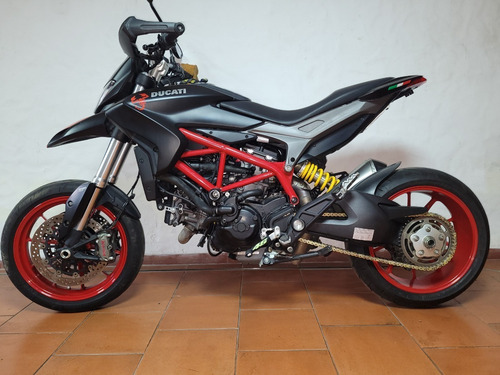 Imagen 2 de 5 de Ducati Hipermotard 821 2015