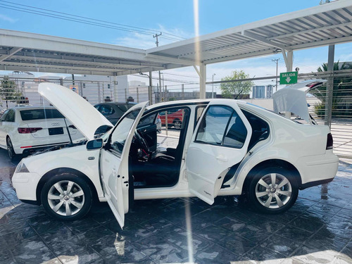 Imagen 7 de 10 de Volkswagen Jetta 2014 2.0 Cl Team Man Abs At