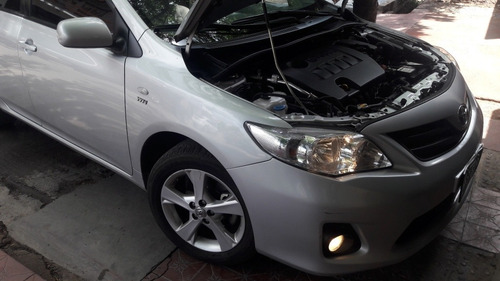 Imagen 2 de 10 de Toyota Corolla 2014 1.8 Xei Mt 136cv