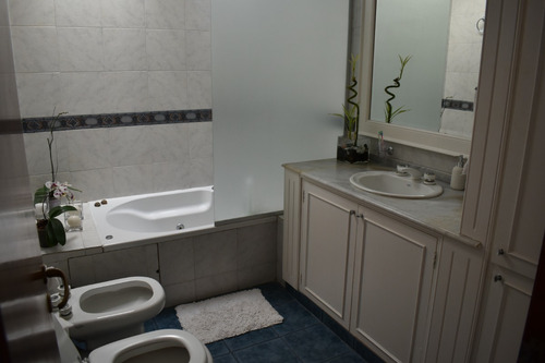 Casa Con Pileta A 100 Mts Del Cordoba Shopping Center