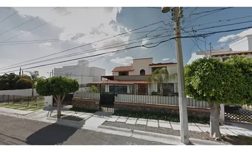 Casa En Remate En Juriquilla, F-1013