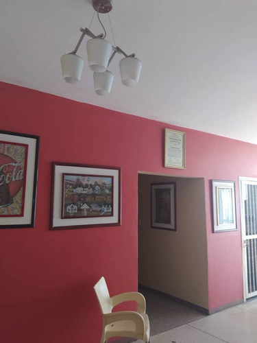Imagen 18 de 20 de Perfecto Para Remodelar En Pleno Centro De Maracay Espacioso Apto.170 Mts2