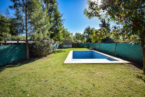 Quincho Con Pileta En Venta En Roldán