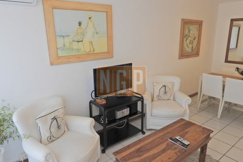Apartamento En Peninsula, 2 Dormitorios -ref:1798