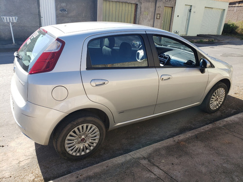 Fiat Punto Attractive 1.4 Flex 2012