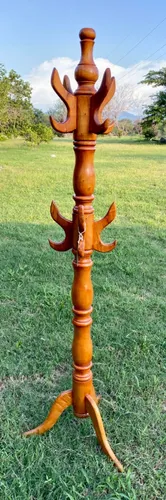 Perchero de madera antiguo hotsell