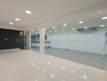 Comprar Francisco Rojas Norscia Rentahouse Del Este, Alquila Amplio Local Comercial A Pie De Calle En Pleno Este De La Ciudad, 2 4 - 1 7 0 4 0, Ideal Para Invertir En Negocio Comercial O Almacen, Llama Ya!!!