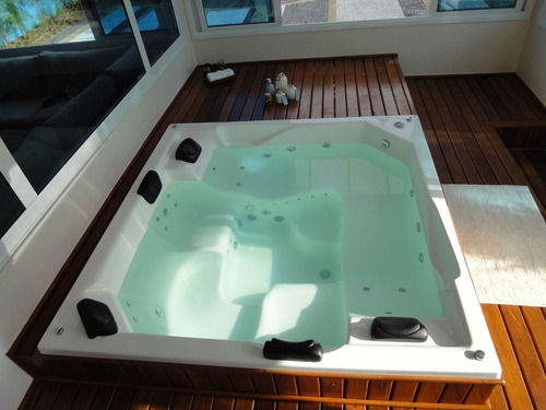 Spa Canadense 2.00x2.00x1,00 Com Hidro Completa Imperdível