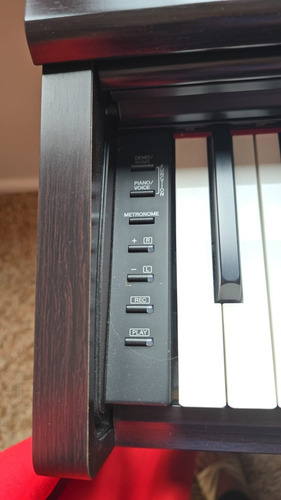 Piano Digital Yamaha Arius 164 - Clavinova (Usado)