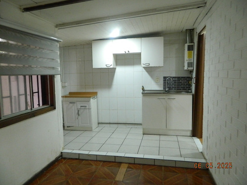 Excelente, Casa 2 Pisos, Los Prados Del Valle