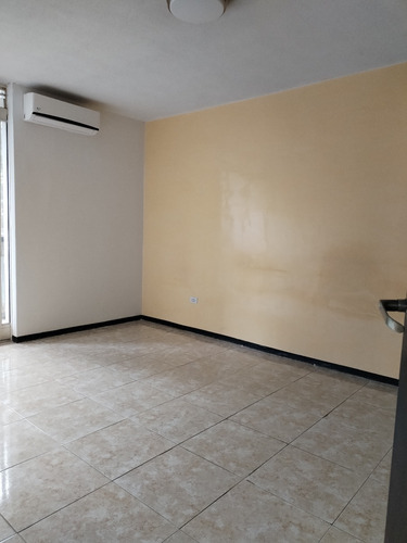 Alquilo Apartamento En Las Palmas. Desocupado 3h/2b/1p