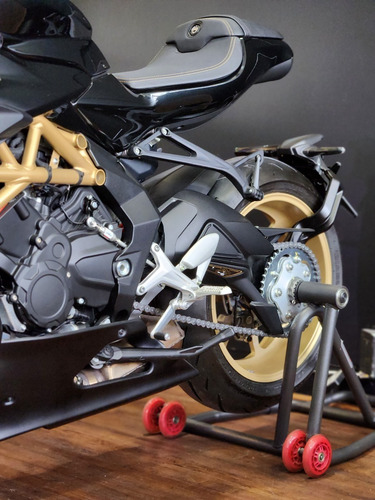 Imagen 24 de 25 de Moto Mv Agusta Superveloce 800 Negra