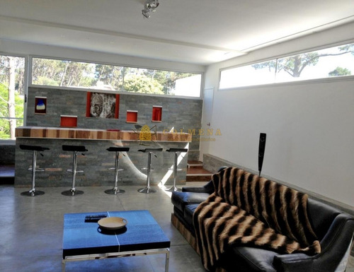 Moderna Casa San Rafael- Ref: 2463