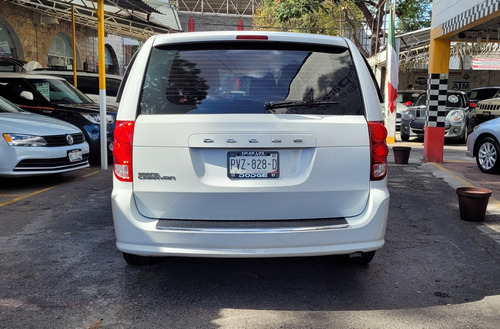 Imagen 5 de 13 de Dodge Grand Caravan 2017 3.7 Se At