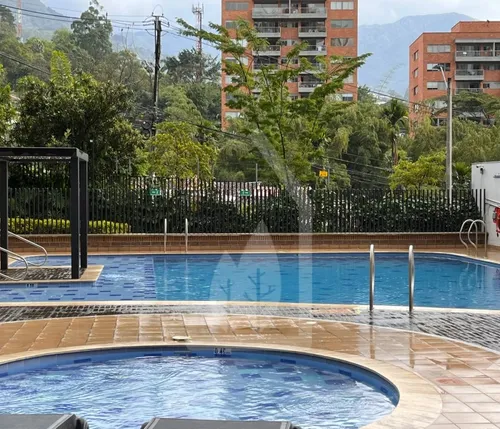 En Venta Apartamento Sector Loma De Los Mesa Envigado Piso Alto
