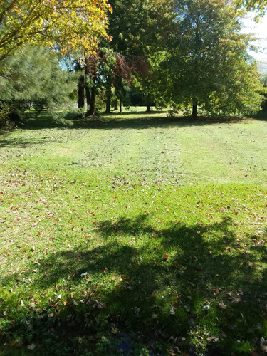 Canning Lote De 1400 M² Con Añeja Arboleda Propia Y Vista A La Laguna En Club De Campo El Lauquen