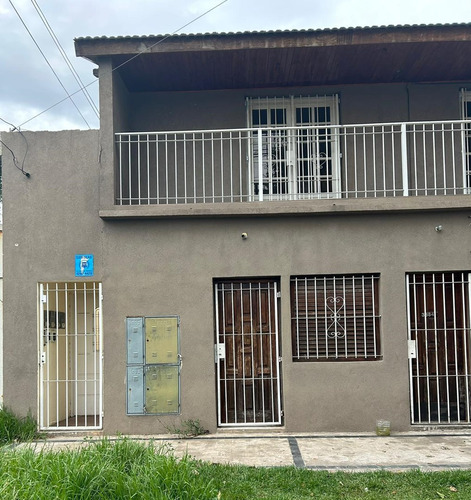Departamento Dúplex  En Alquiler En Remedios De Escalada, Lanús, G.b.a. Zona Sur