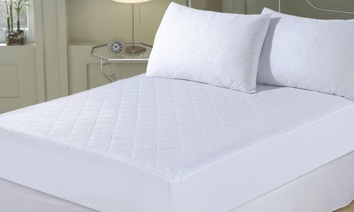 Imagen 2 de 10 de Protector Cubre Colchon 140 X 190 Ajustable Matelaseado