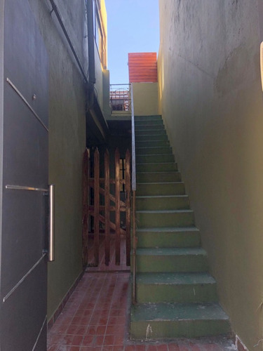 Casa Ph En Venta En Sarandi Este