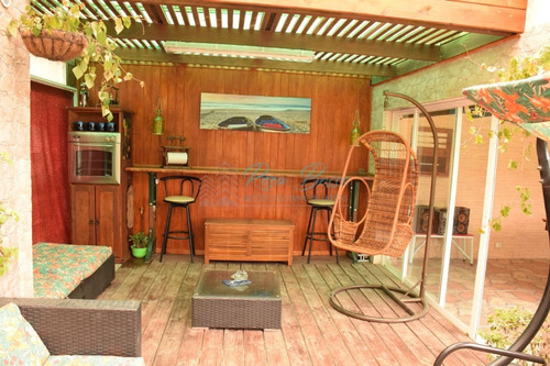 Casa En La Barra, 3 Dormitorios *- Ref: 3391