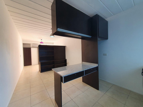 Departamento Amoblado Con Patio En Venta