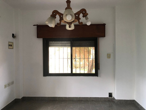 Hermosa Casa Con Pileta En Plátanos