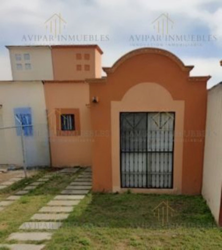 Casa En Venta En Jalisco, Cto Toronjil, Hacienda Los Fresnos. (reb)