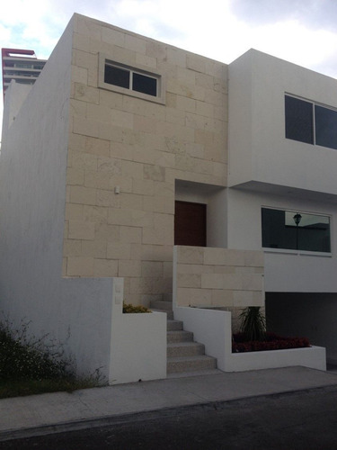 Preciosa Residencia En Centro Sur, Misiones Ii - Sótano, 3 Habitaciones, Ctoserv