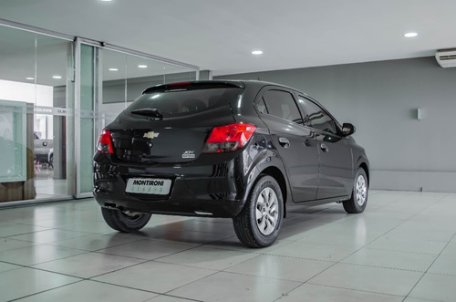 Imagen 4 de 25 de Chevrolet Onix Joy Black Edition 2019