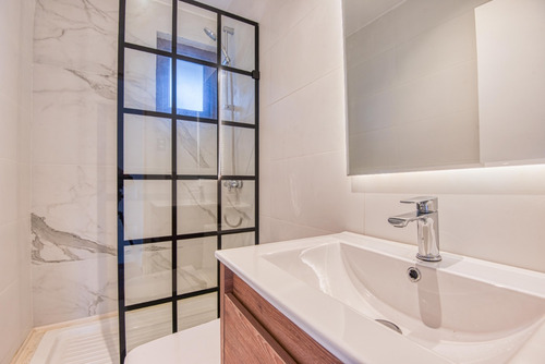 Recién Remodelada, Piscina, Jardin, Vende Sin Comisión!!!