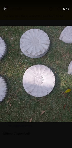 Lote De Pisantes Em Cimento Jardim Modelo Flor Com 20 Peças