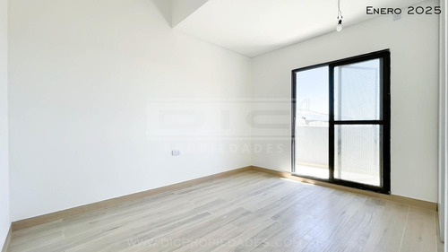 Triplex 3 Dormitorios A Estrenar Venta - Munro