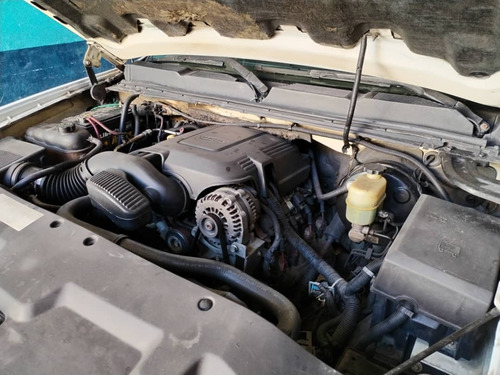 Imagen 13 de 14 de Chevrolet Silverado Ls Cava De Fibra 4x4