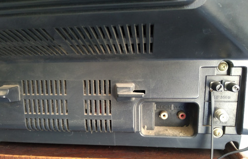 Tv 14 Polegadas Sanyo Preta Liga 110/220w Antiga Veja Fotos