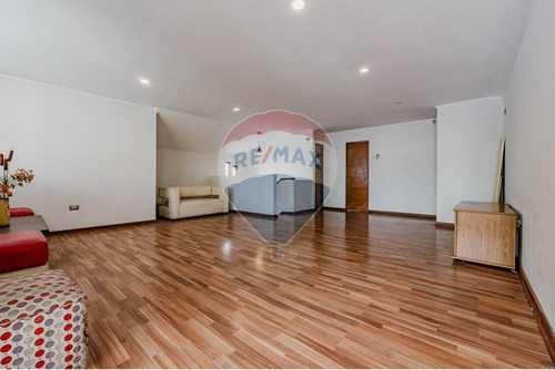 Casa 4d,3b, 3 Estacionamientos , Ñuñoa