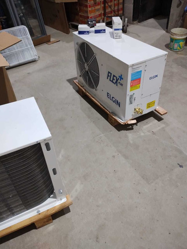 Imagen 3 de 6 de Cámara Frigorífica De Baja Temperatura (-25) 3x3x2,10 Stock