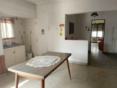 Imagen 11 de 27 de Venta Casa 2 Dormitorios, Garage Y Patio En Tolosa 530 Y 117