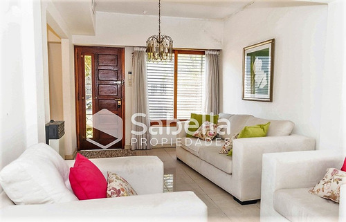 Venta De Casa 5 Dormitorios En Tolosa, La Plata.