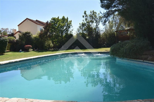 Imagen 2 de 26 de Casa En Venta De 4 Dorm. En Colina