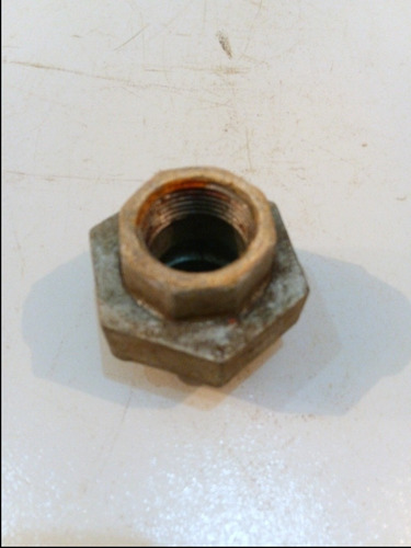 Unión Universal Galvanizada De 3/4 En Oferta (Usado)
