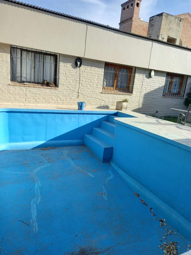 Casa En Venta, Tres Dormitorios, Pileta Y Gge Dos Autos