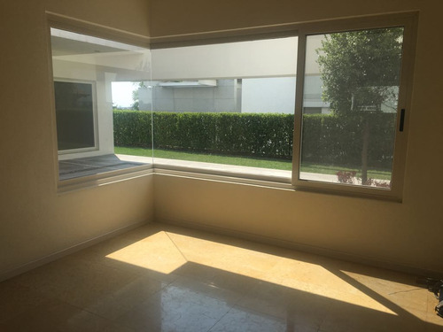 Casa En Venta En El Campanario