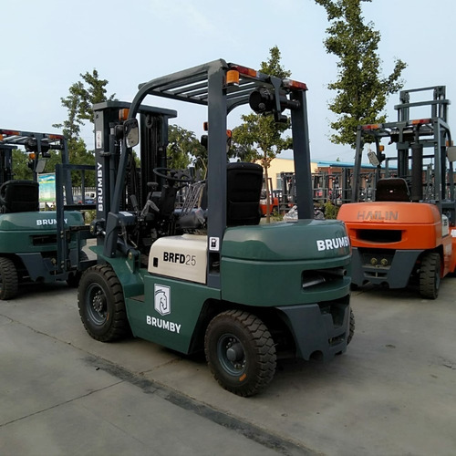 Imagen 10 de 15 de Autoelevador Brumby 2,5 Tn Torre 4,5m - Diesel Xinchai