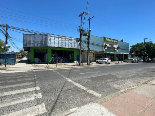 Ex Terminal De Buses / Galería Comercial