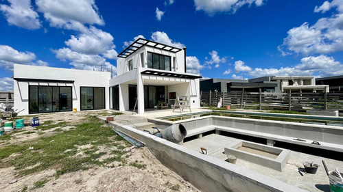 Casa En Venta En San Sebastian A La Laguna