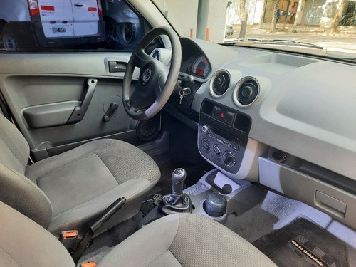 Imagen 10 de 11 de Volkswagen Saveiro 1.6l 2009