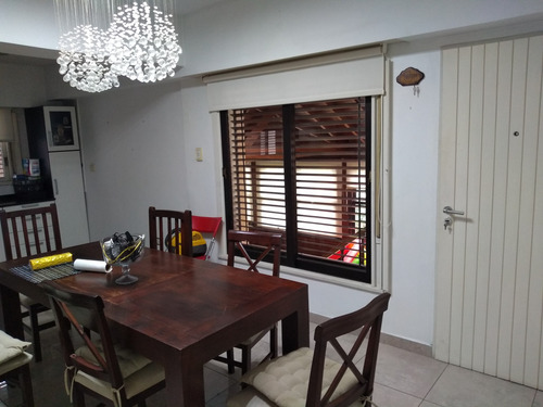 Casa En Venta 8 Ambientes En Ramos Mejia Con Pileta