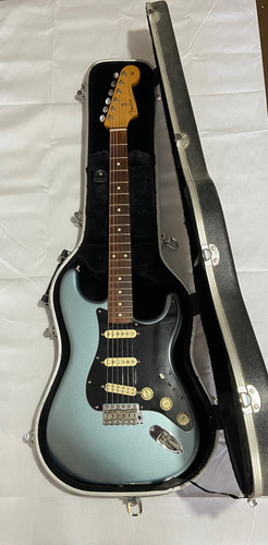 Fender Stratocaster Vintera 60s (Usado)