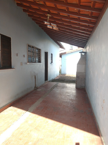 Imagem 3 de 14 de Ótima Casa Com 3 Quartos A 100 Metros Do Mar, Parcela!